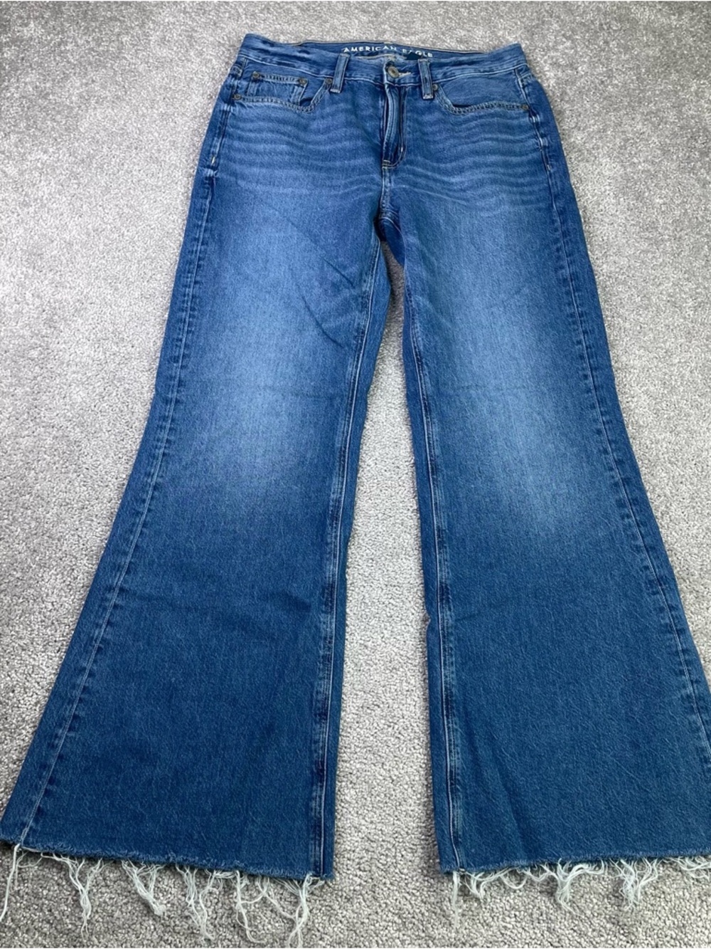 American Eagle Jeans Women’s 2 Short Blue Low Rise Baggy Flare Medium Wash Denim